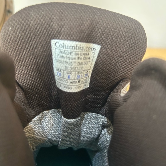 Columbia Women's Tan Hiking Boots Sz 7.5 - Picture 7 of 7